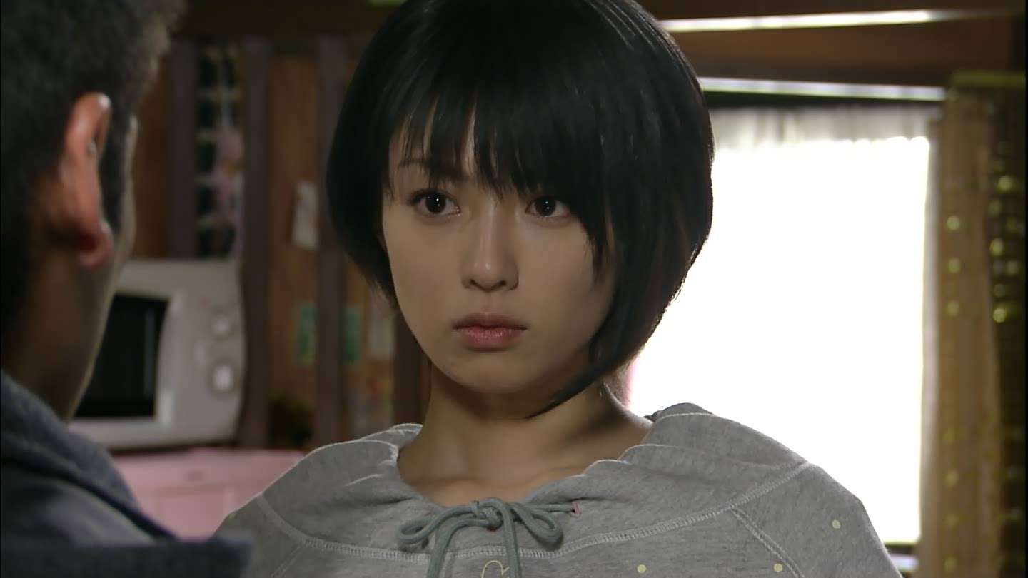 深田恭子のセクシー美ボディにうっとり 色気放つパーツを切り取る