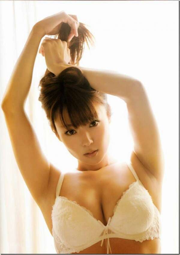 深田恭子のセクシー美ボディにうっとり 色気放つパーツを切り取る