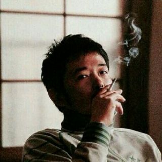 煙草を吸っている姿が様になっている有名人の画像を貼るトピ
