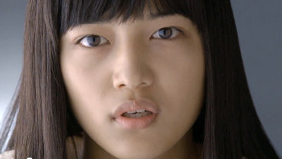 佐々木希28歳の制服姿に絶賛の声! 「JKまだ余裕」「顔ちっさ! 脚なが!」