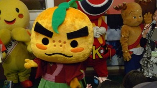 ローカルキャラクターを貼ろう