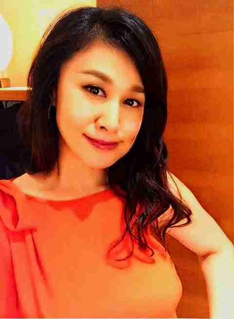 藤原紀香、ちょっと画像修正やりすぎでは？　顔は別人だし、腕の太さもおかしい