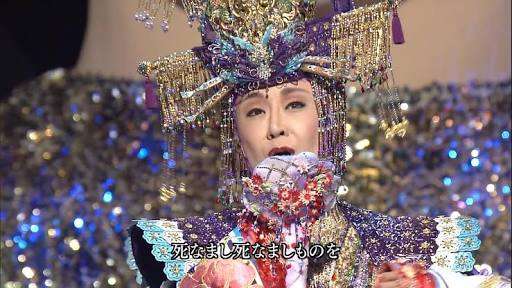 藤原紀香、ちょっと画像修正やりすぎでは？　顔は別人だし、腕の太さもおかしい