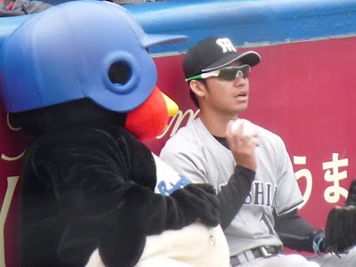 野球選手と球団マスコットの画像を貼っていくトピ