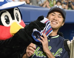 野球選手と球団マスコットの画像を貼っていくトピ