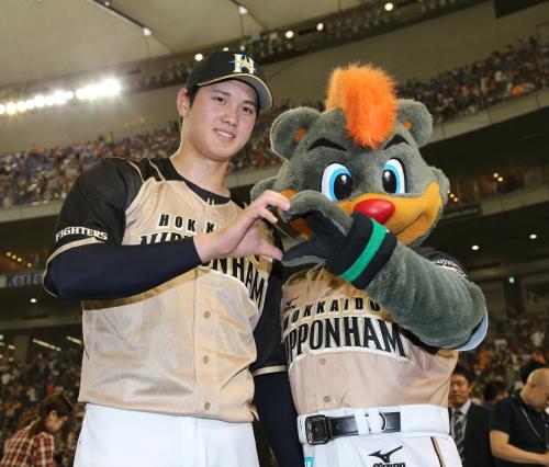 野球選手と球団マスコットの画像を貼っていくトピ