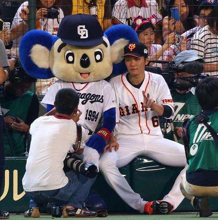野球選手と球団マスコットの画像を貼っていくトピ