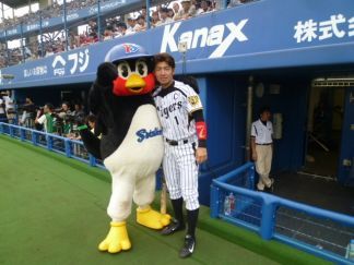 野球選手と球団マスコットの画像を貼っていくトピ