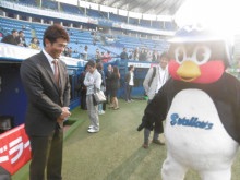 野球選手と球団マスコットの画像を貼っていくトピ