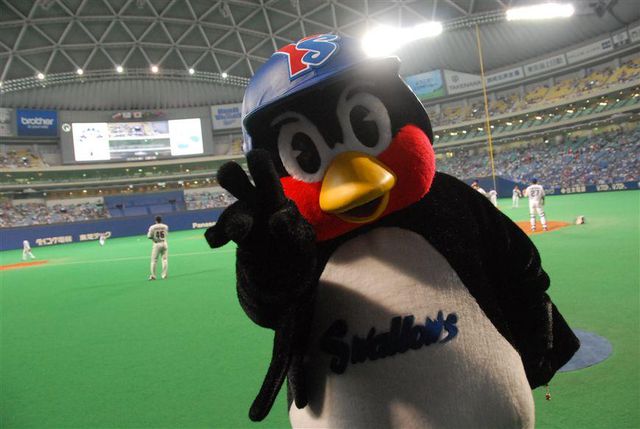 野球選手と球団マスコットの画像を貼っていくトピ