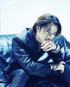 色気のある男性の画像