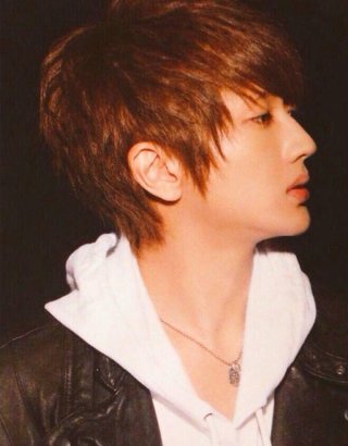 色気のある男性の画像