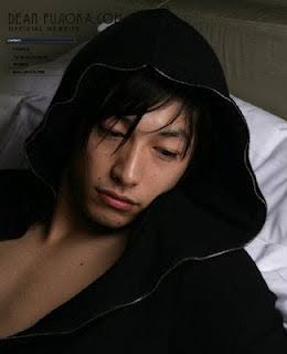 色気のある男性の画像
