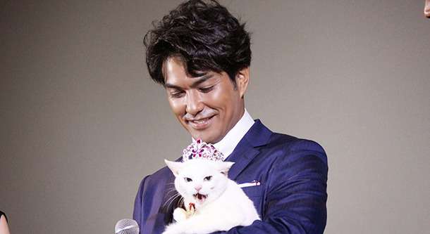色気のある男性の画像