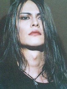 色気のある男性の画像