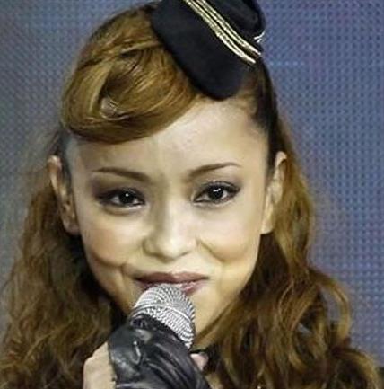 安室奈美恵、新曲クリスマスソング解禁 セブンイレブン限定で入手可能