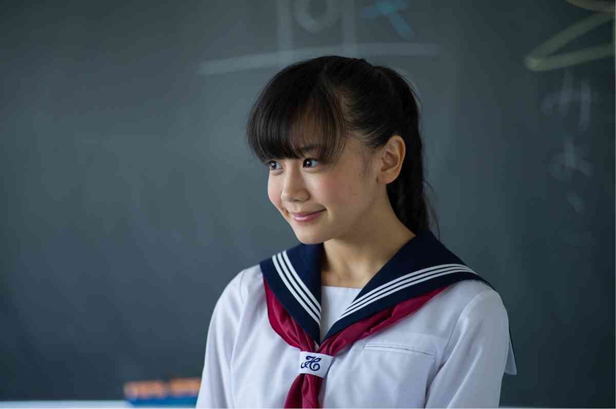 清水富美加…初のフォトエッセー発売「ぼーっとしてたり、すましたり、ブサイクだったりしてます」