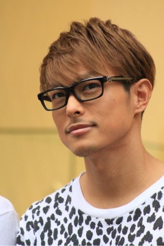 三代目JSB小林直己、サプライズバースデーに照れ笑い「全然気づかなかった」