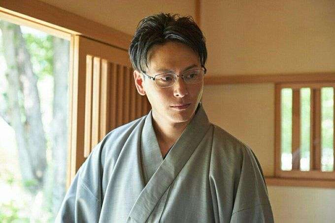 三代目JSB小林直己、サプライズバースデーに照れ笑い「全然気づかなかった」