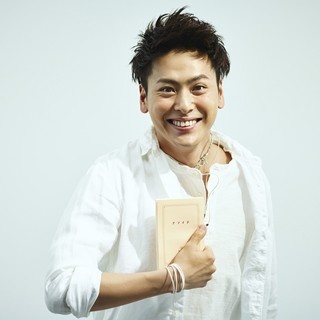 三代目JSB小林直己、サプライズバースデーに照れ笑い「全然気づかなかった」