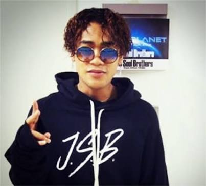 三代目JSB小林直己、サプライズバースデーに照れ笑い「全然気づかなかった」