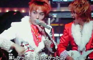 シャネルのコスメ使ってる人