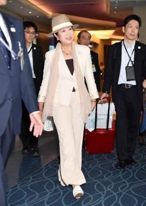 「ダサい」五輪ボランティア制服 小池百合子知事「変えたい」