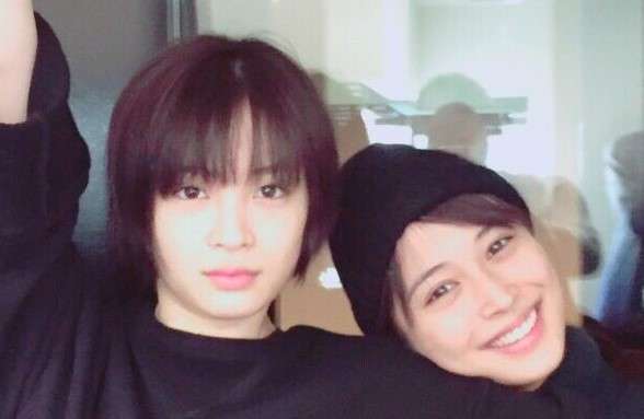 広瀬アリス、ショートヘアの妹・すずと2ショットで「すずちゃんイケメン」「姉妹逆転感」の声