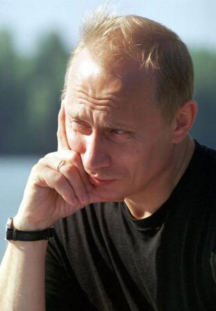 菅官房長官 プーチン大統領訪日で秋田犬贈呈を打診