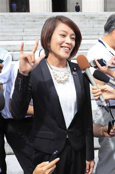 今年の出来事を画像とともに振り返るトピ