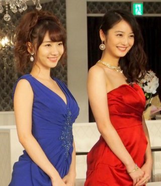 AKB48柏木由紀、豊満バスト＆美脚あらわ 再びのキャバ嬢姿に「さすが」「やっぱり似合う」