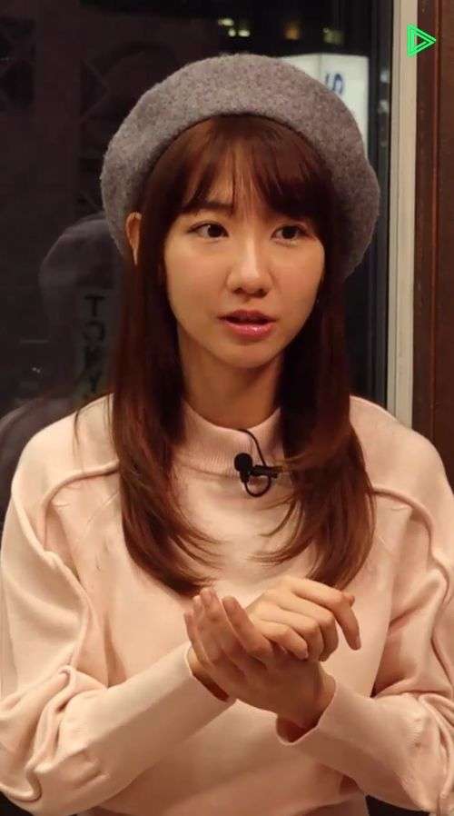 AKB48柏木由紀、豊満バスト＆美脚あらわ 再びのキャバ嬢姿に「さすが」「やっぱり似合う」