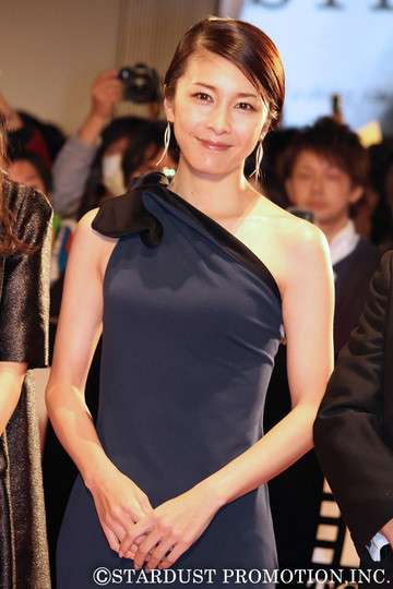 【2016年末特集】長澤まさみ、石原さとみ、ローラら華やかドレスアップ総まとめ！