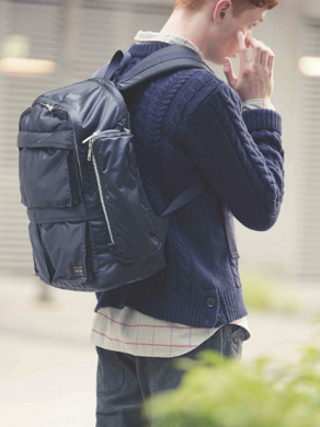大人の男性の休日バッグ