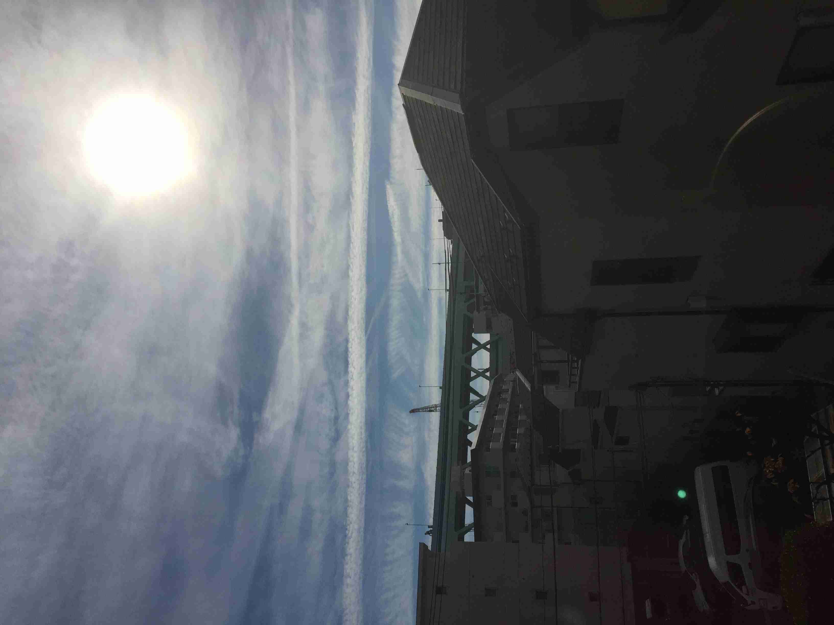 神奈川・湘南台で奇妙な雲が目撃される…