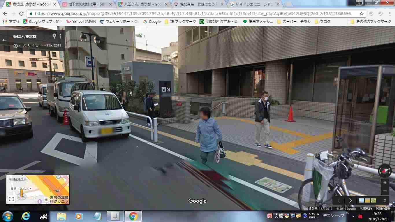 地下鉄の階段に車=50代男性「駐車場と勘違い」-東京
