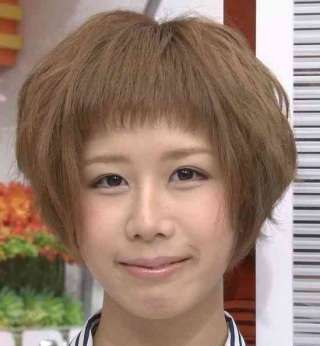 加藤綾子　ローズカラーのノースリーブドレスでエレガントに