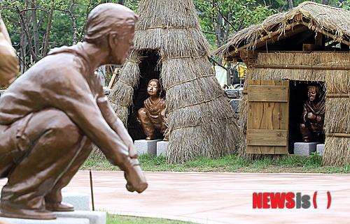 釜山市東区、日本総領事館前に慰安婦像設置を許可　31日夜に除幕式を計画