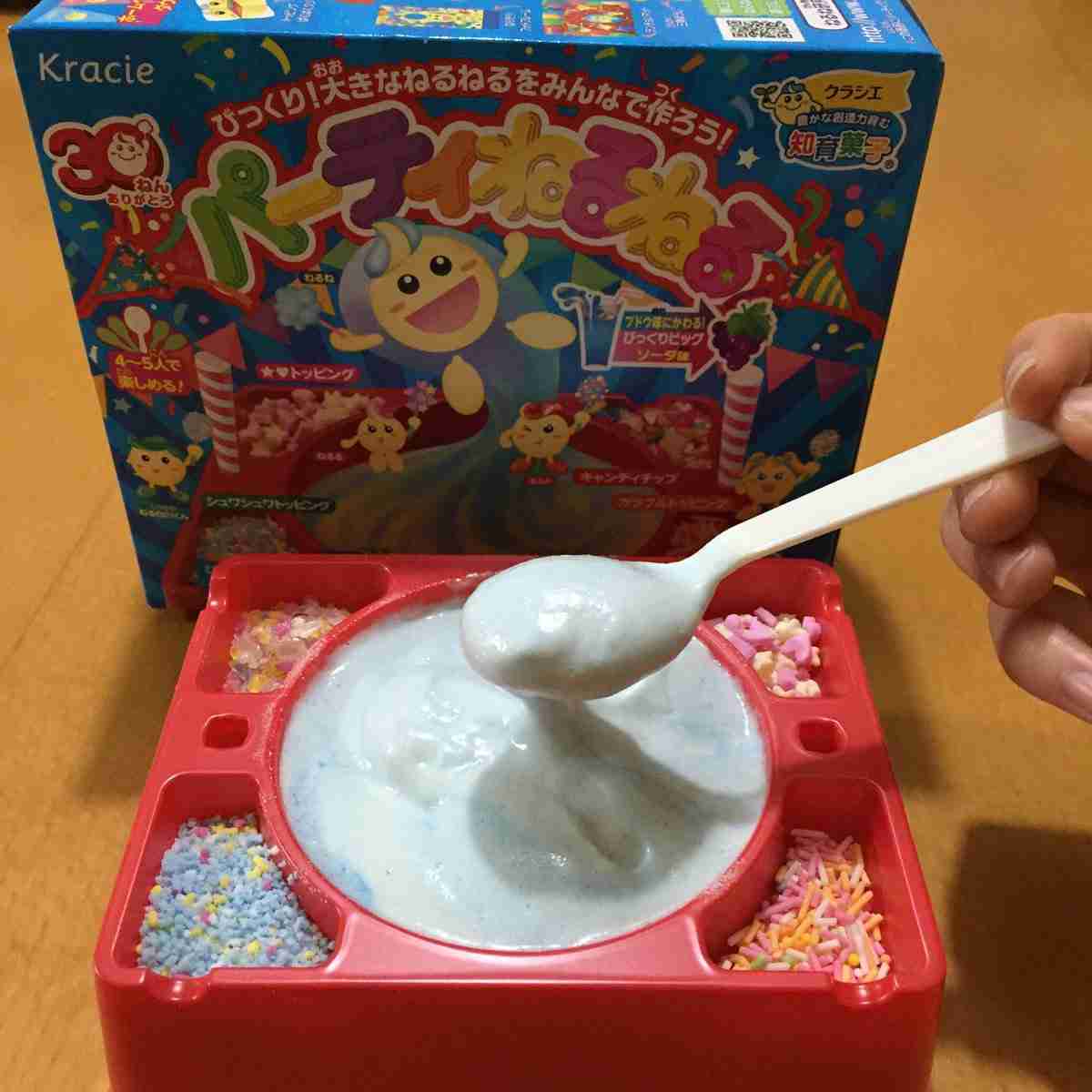 『コカイン吸引』疑惑の成宮寛貴さん、「ねるねるねるね」を食べていただけ説が浮上