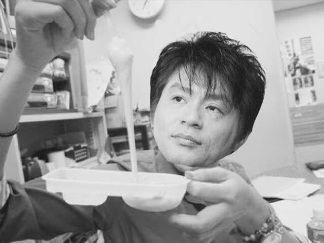 『コカイン吸引』疑惑の成宮寛貴さん、「ねるねるねるね」を食べていただけ説が浮上