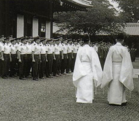 稲田明美防衛相が靖国神社参拝、就任後初「未来志向に立ち」