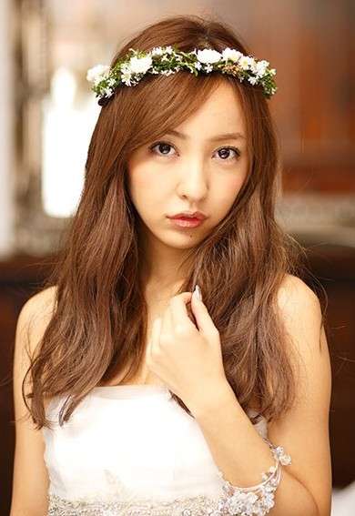 板野友美、業界飲み会で見せた“恥ずかしい”姿!「アルバム1万枚割れ」でなりふり構わず?