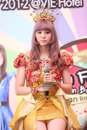 きゃりーぱみゅぱみゅ、紫ヘアが派手可愛い！イメチェンに反響続々「めっちゃ似合ってる」