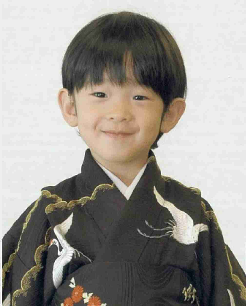秋篠宮ご夫妻と悠仁さま 長崎で原爆の犠牲者を慰霊