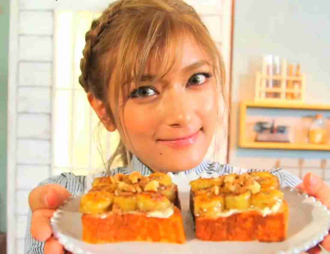 志村けん「誰も見たことのない映像」 ローラとCMで初共演