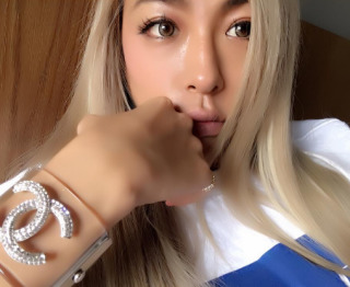 お金持ちオーラのあるファッション・ヘアメイク