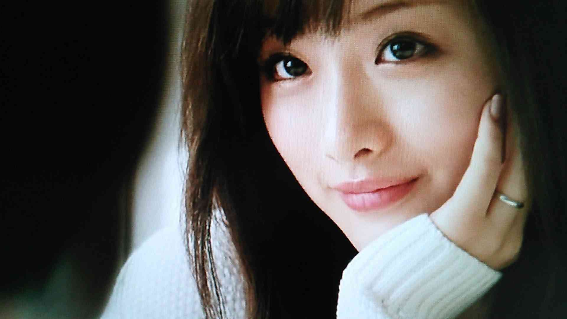 綾瀬はるか　結婚するなら「のんびり自由に生きる男性よりも、仕事一筋で忙しく成し遂げたいことに向かっている人がいい」