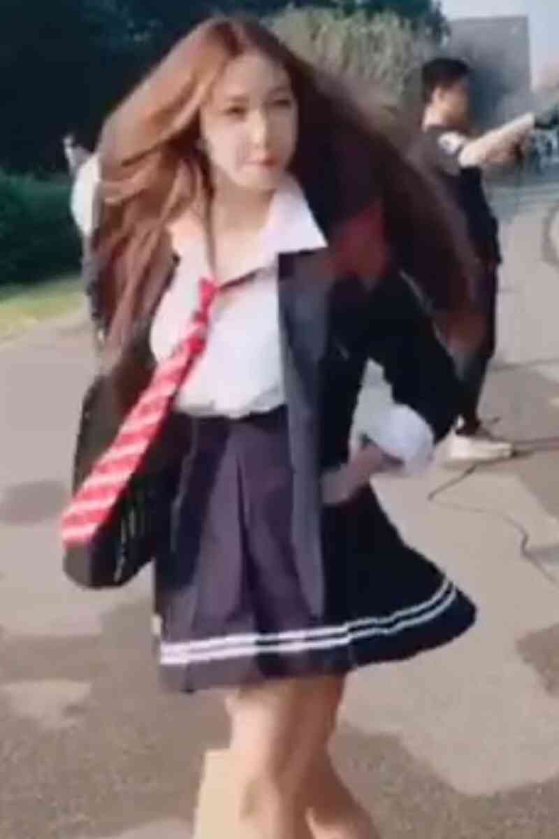 ざわちん、セクシーなタトゥー姿を公開!? なんと中国で映画撮影中！