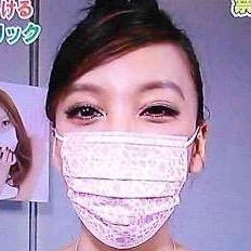 ざわちん、セクシーなタトゥー姿を公開!? なんと中国で映画撮影中！