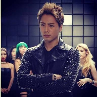 三代目JSB小林直己、サプライズバースデーに照れ笑い「全然気づかなかった」